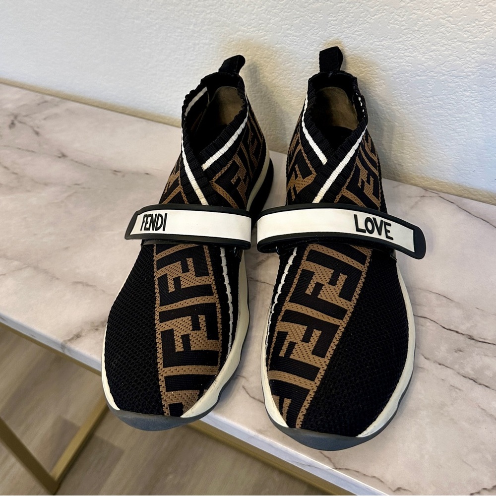 FENDI Love Sneakers 40 10